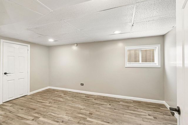 4163 E Eberly Avenue, Brookfield, IL 60513
