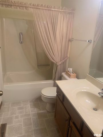 4237 26TH Avenue, Moline, IL 61265