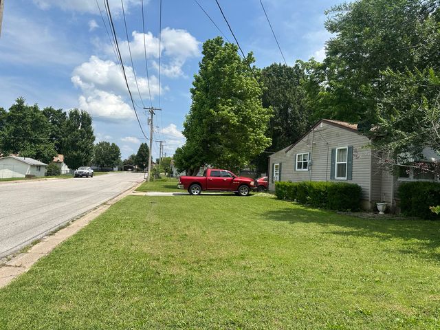 830 N Utah Street, West Plains, MO 65775