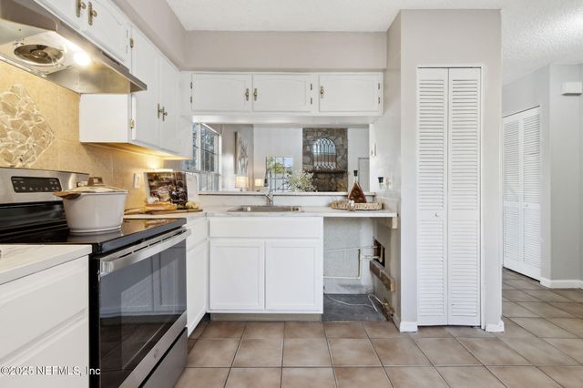 11896 ASHBROOK Circle, Jacksonville, FL 32225