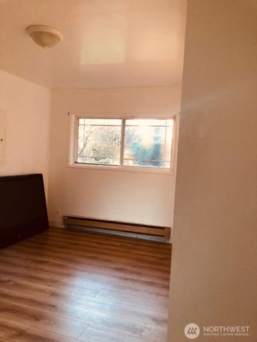 7324 S 131st Court, Seattle, WA 98178