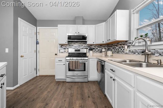 4116 Emily Court, Howell, MI 48843