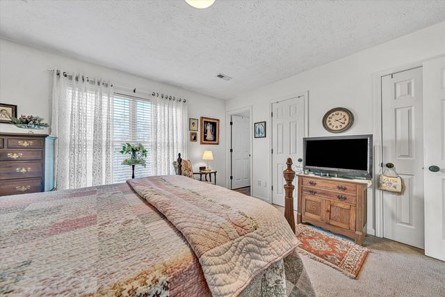 613 Pasley LN, Moneta, VA 24121