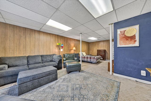 613 Pasley LN, Moneta, VA 24121