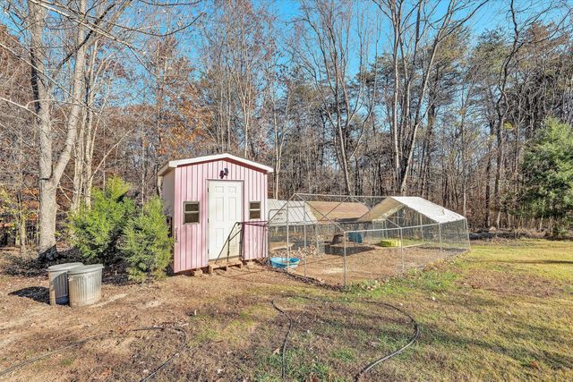 613 Pasley LN, Moneta, VA 24121