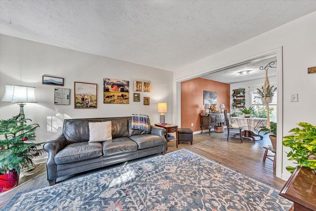 613 Pasley LN, Moneta, VA 24121