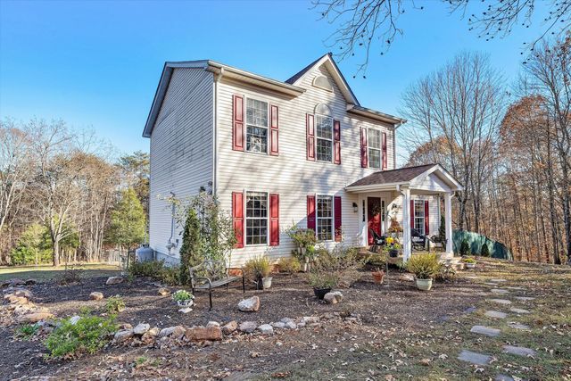 613 Pasley LN, Moneta, VA 24121