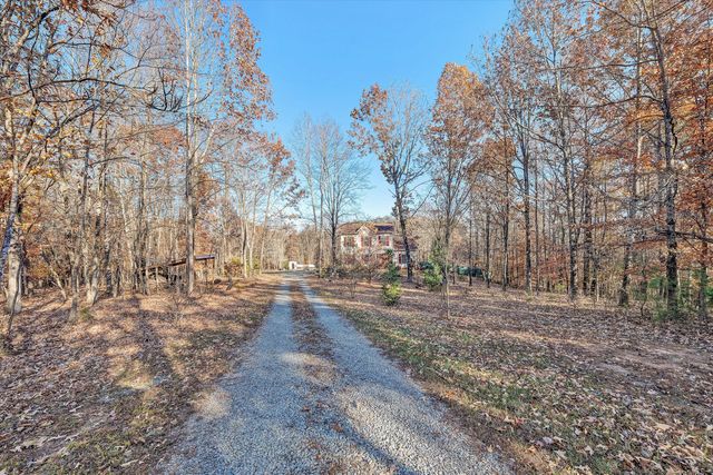 613 Pasley LN, Moneta, VA 24121