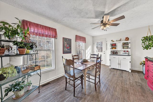 613 Pasley LN, Moneta, VA 24121