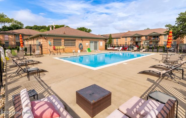 818 Highwood Dr 128, Louisville, KY 40206