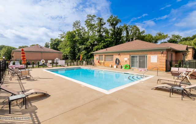 818 Highwood Dr 128, Louisville, KY 40206