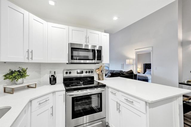 4225 S 57th Avenue E, Greenacres, FL 33463