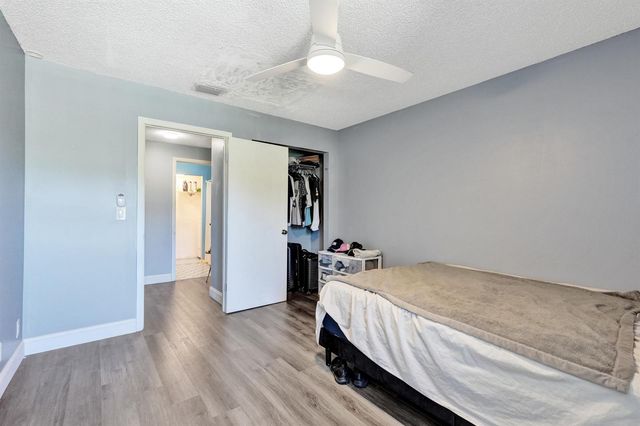 4225 S 57th Avenue E, Greenacres, FL 33463