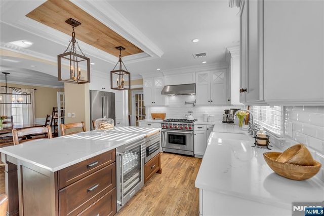 7 Jean Court, Old Tappan, NJ 07675