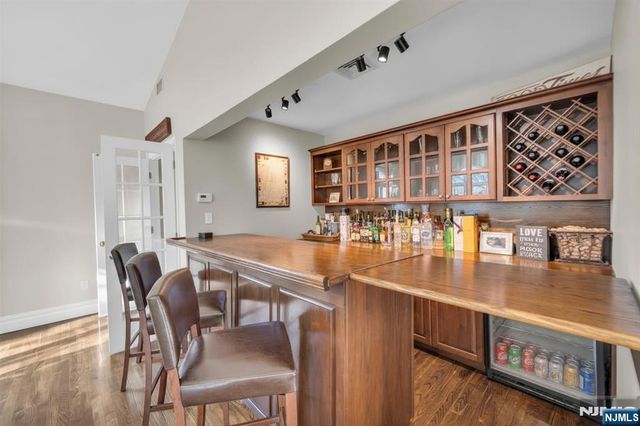7 Jean Court, Old Tappan, NJ 07675