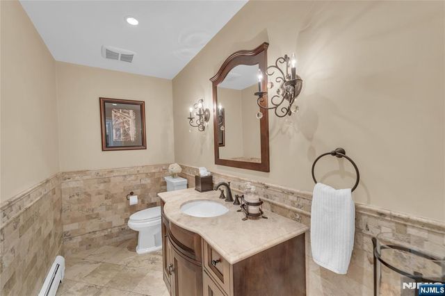 7 Jean Court, Old Tappan, NJ 07675