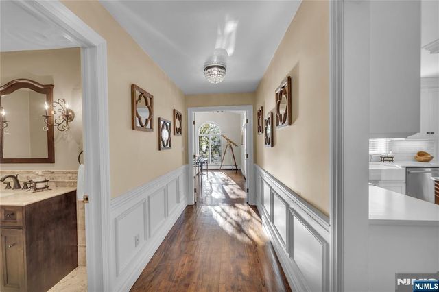 7 Jean Court, Old Tappan, NJ 07675
