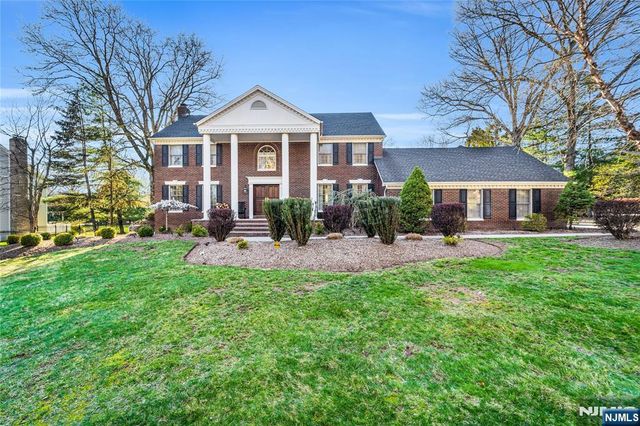 7 Jean Court, Old Tappan, NJ 07675