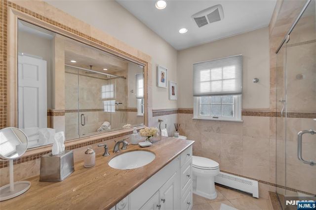 7 Jean Court, Old Tappan, NJ 07675