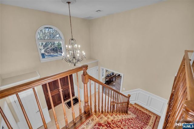 7 Jean Court, Old Tappan, NJ 07675