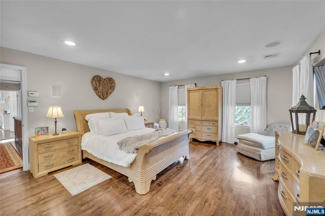 7 Jean Court, Old Tappan, NJ 07675