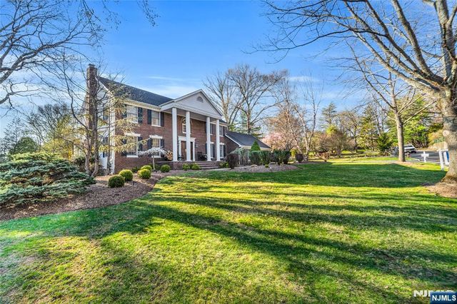 7 Jean Court, Old Tappan, NJ 07675