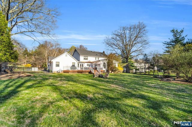 7 Jean Court, Old Tappan, NJ 07675