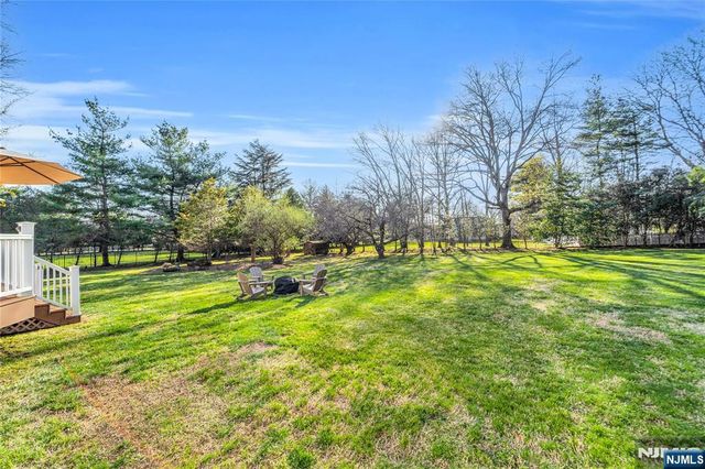 7 Jean Court, Old Tappan, NJ 07675