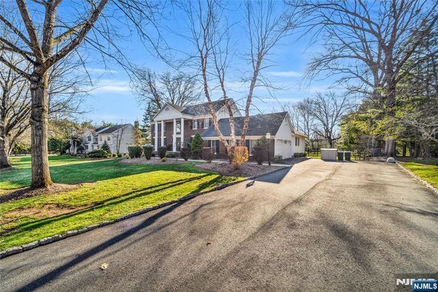 7 Jean Court, Old Tappan, NJ 07675