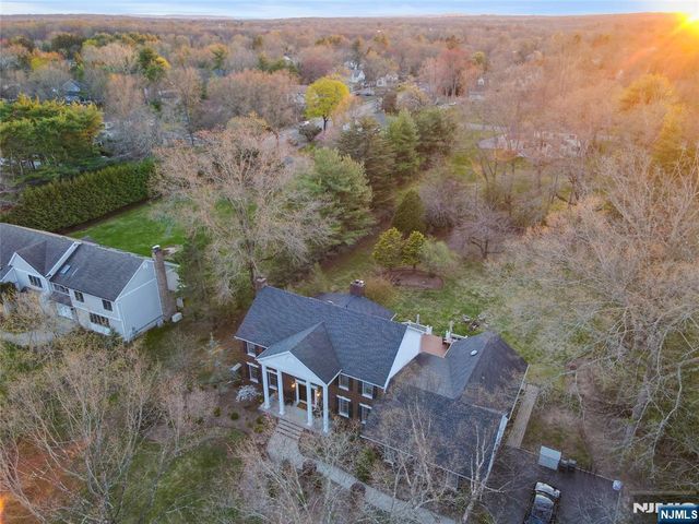 7 Jean Court, Old Tappan, NJ 07675