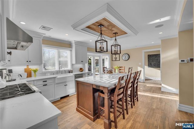 7 Jean Court, Old Tappan, NJ 07675