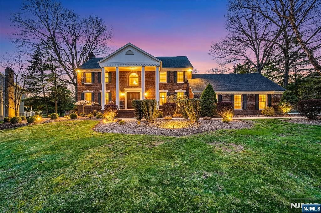 7 Jean Court, Old Tappan, NJ 07675