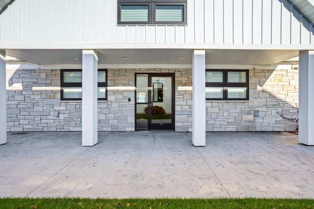 3220 Oak Ridge Loop E, West Fargo, ND 58078