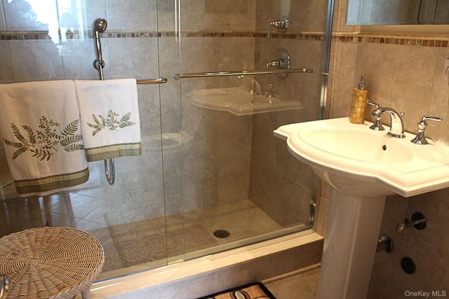 27010 Grand Central Parkway 28M, Floral Park, NY 11005