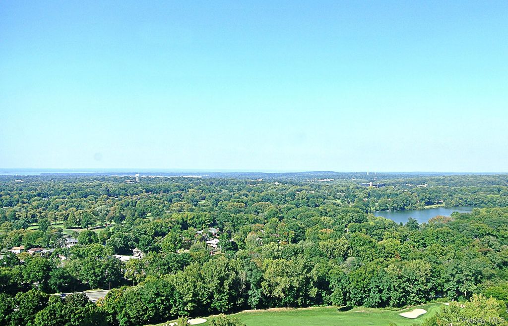 27010 Grand Central Parkway 28M, Floral Park, NY 11005