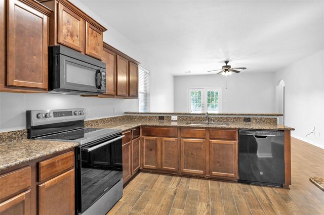 30831 W Lost Creek Boulevard, Magnolia, TX 77355