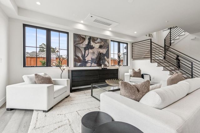 587 Creekside Court, Half Moon Bay, CA 94019