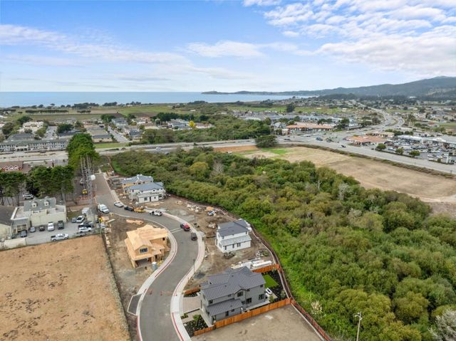 587 Creekside Court, Half Moon Bay, CA 94019