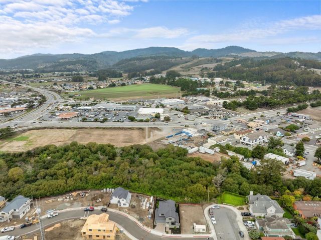 587 Creekside Court, Half Moon Bay, CA 94019