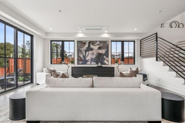 587 Creekside Court, Half Moon Bay, CA 94019