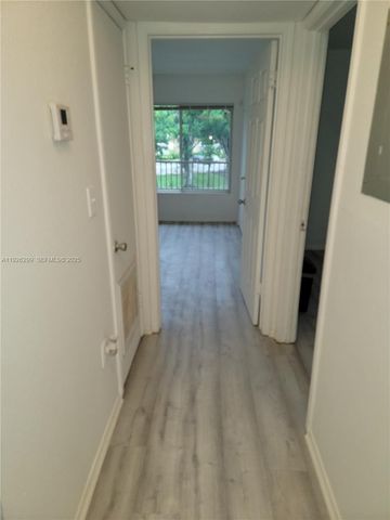 2420 NW 33rd St 1011, Oakland Park, FL 33309