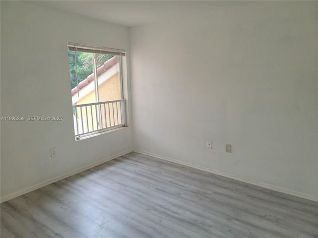 2420 NW 33rd St 1011, Oakland Park, FL 33309