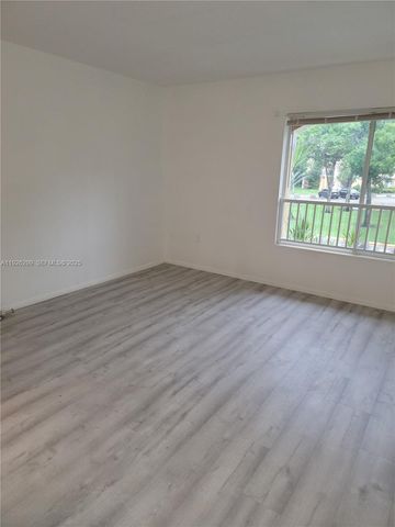 2420 NW 33rd St 1011, Oakland Park, FL 33309