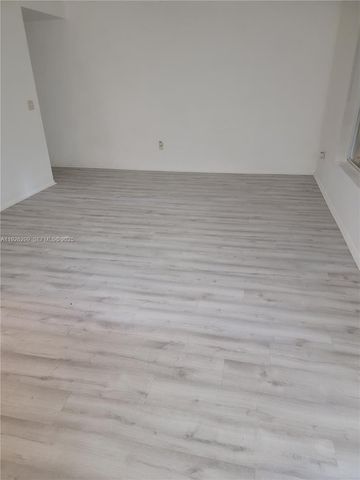 2420 NW 33rd St 1011, Oakland Park, FL 33309