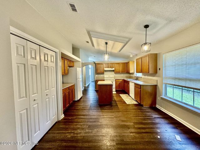 12295 SUMTER SQUARE Drive E, Jacksonville, FL 32218