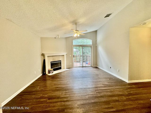 12295 SUMTER SQUARE Drive E, Jacksonville, FL 32218