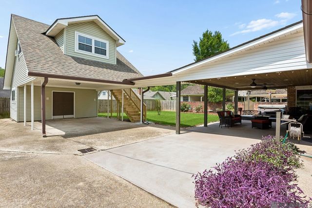 9772 Chateau Dr, Baton Rouge, LA 70815