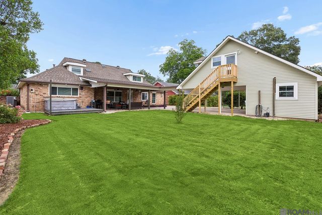 9772 Chateau Dr, Baton Rouge, LA 70815
