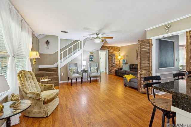 9772 Chateau Dr, Baton Rouge, LA 70815