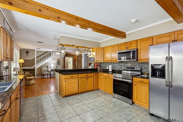 9772 Chateau Dr, Baton Rouge, LA 70815